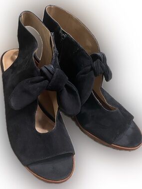 Bernardo Lizzie knot open toe suede/leather sling back bootie shoes..size 11 M
